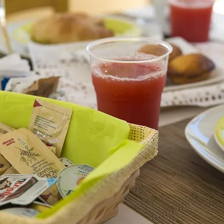 Notos ベッド・アンド・ブレックファスト 3*