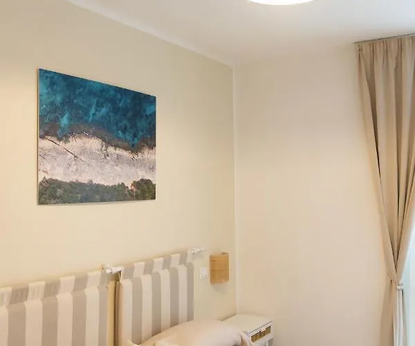 Notos Nocleg ze śniadaniem 3*